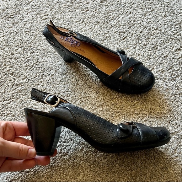 Clarks by Indigo Size 8 Perforated Leather slingback Pumps Heels Retro Pin-up - Picture 1 of 7